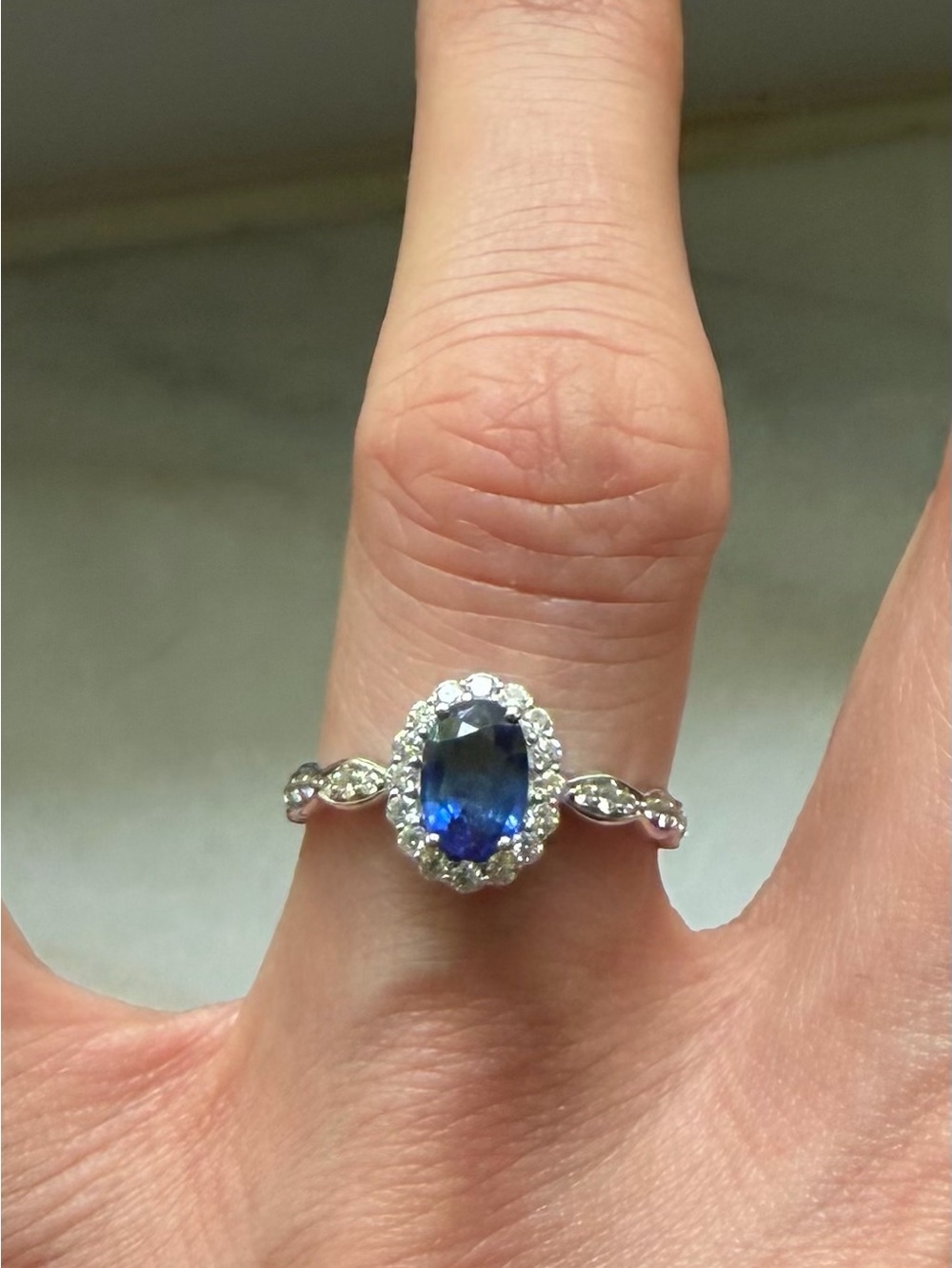 Noemíe Oval Sapphire and Diamond Halo Ring - Deep Blue Sapphire 18k white gold